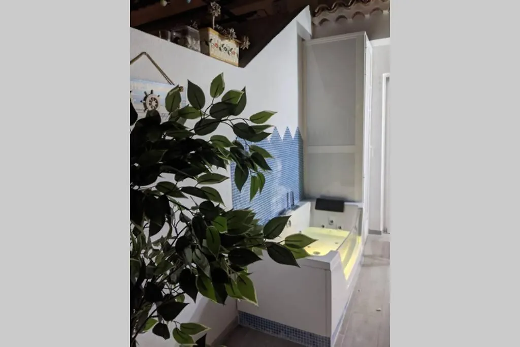Jacuzzi Suite, Pakito Costa Adeje  Apartment
